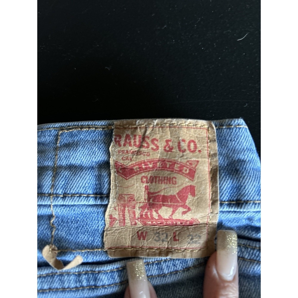 Women's Levi Cut Off-off Shorts Blue Size 32 Raw Hem 3.5 Inseam - Picture 3 of 7